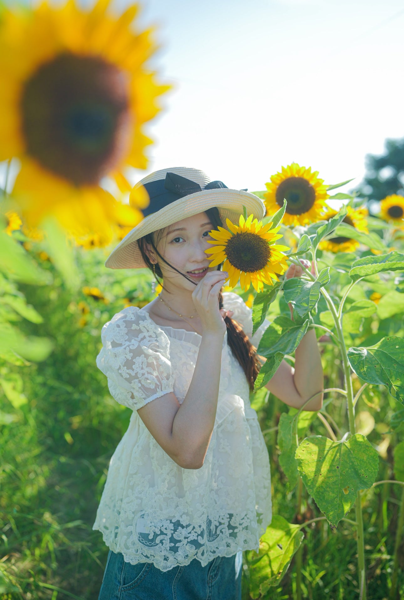 韓系透視蕾絲小繡花收腰上衣