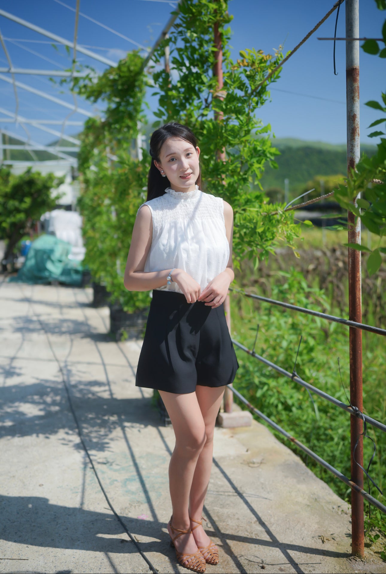 韓系小花領配吊帶點點上衣襯衫