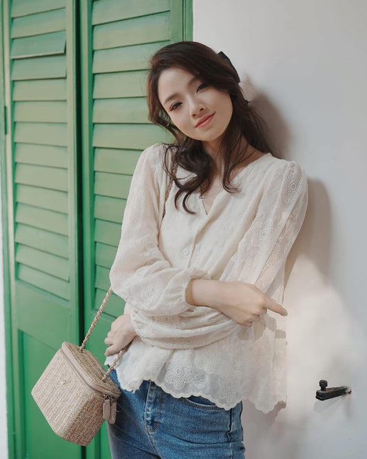 韓系V領小繡花收腰上衣