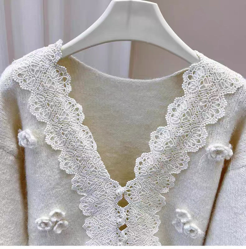 韓系V領蕾絲邊釘花針織上衣