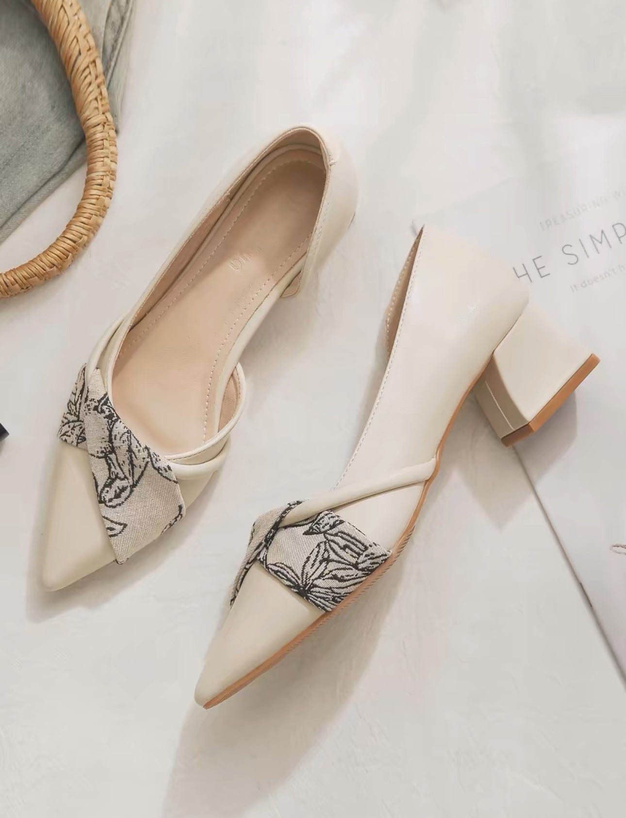 *Shoe 韓系花結拼色尖頭高跟鞋