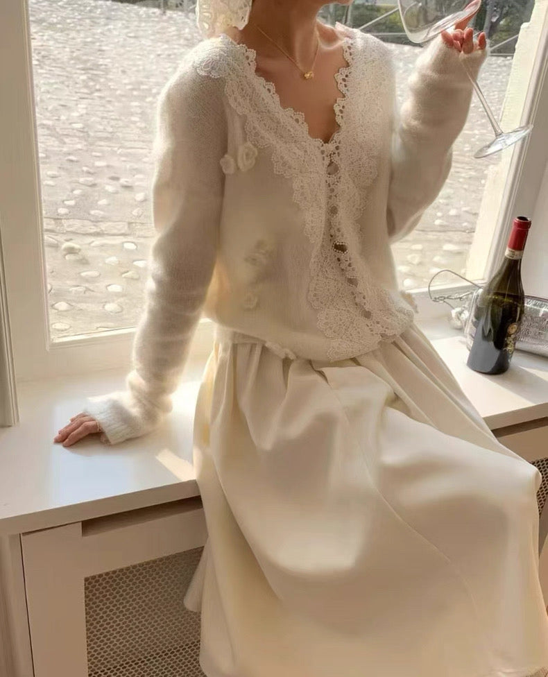 韓系V領蕾絲邊釘花針織上衣