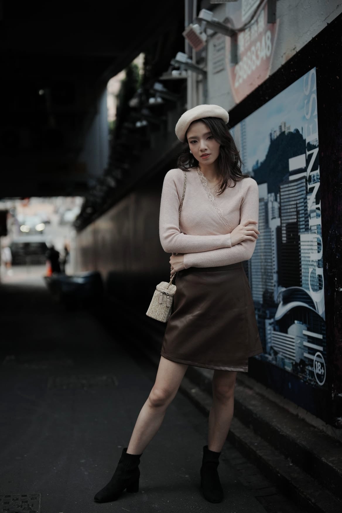 韓系交叉蕾絲細針上衣