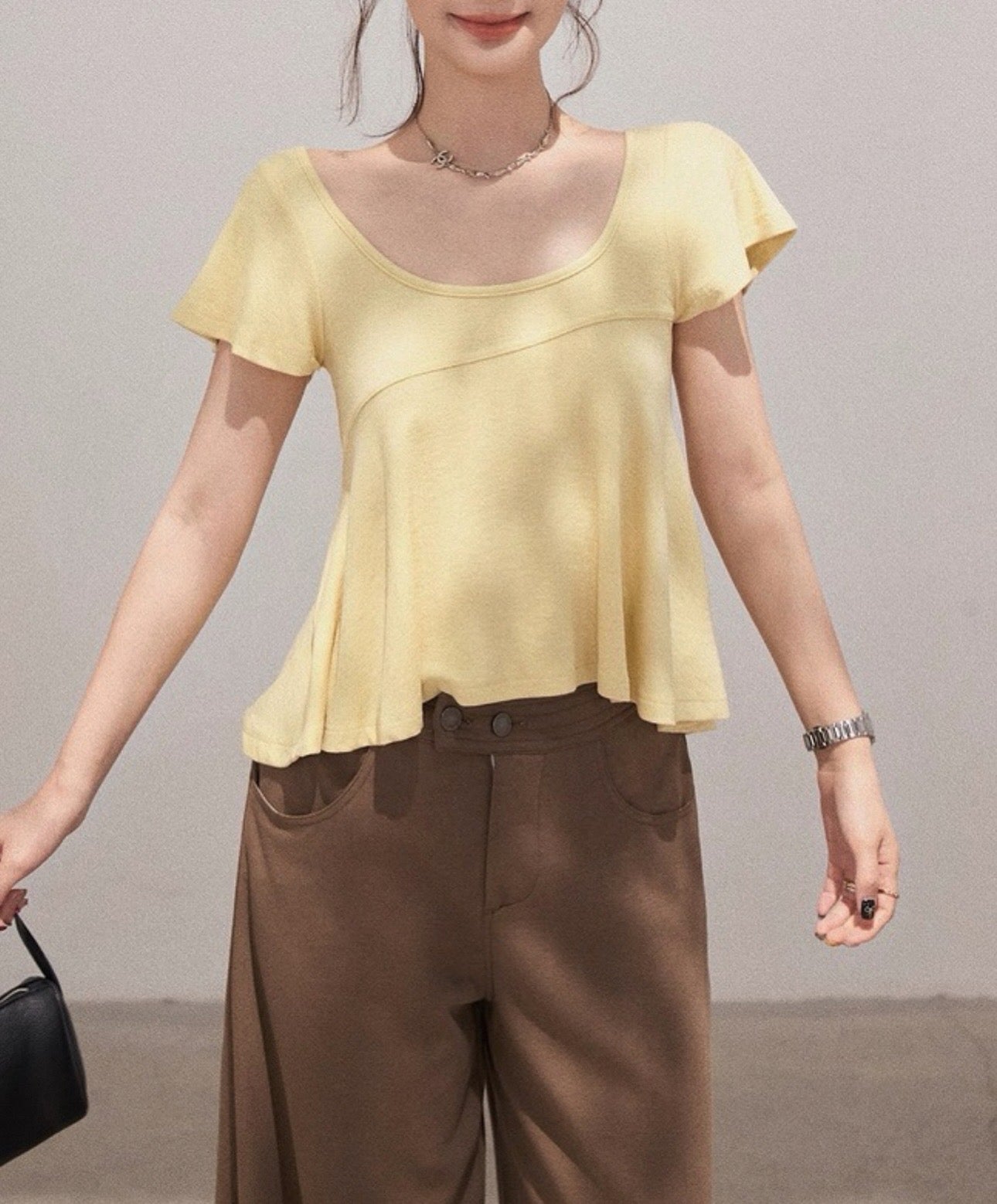 韓系U 領不規則上衣