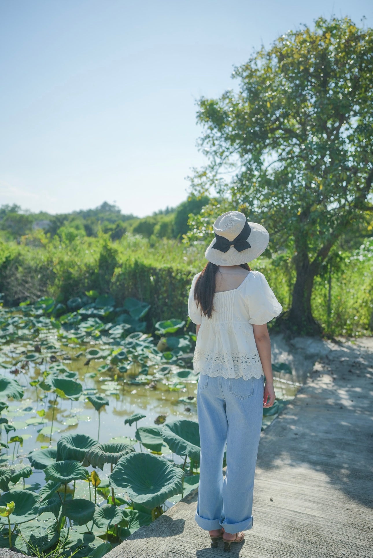 韓系小方領通花邊泡袖上衣 The Small Square Neck Lace Puff Sleeve Top