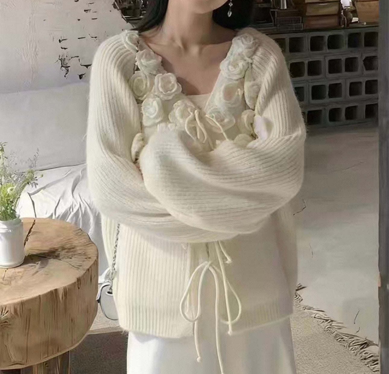 韓系V 領綁結立體玫瑰花針織上衣