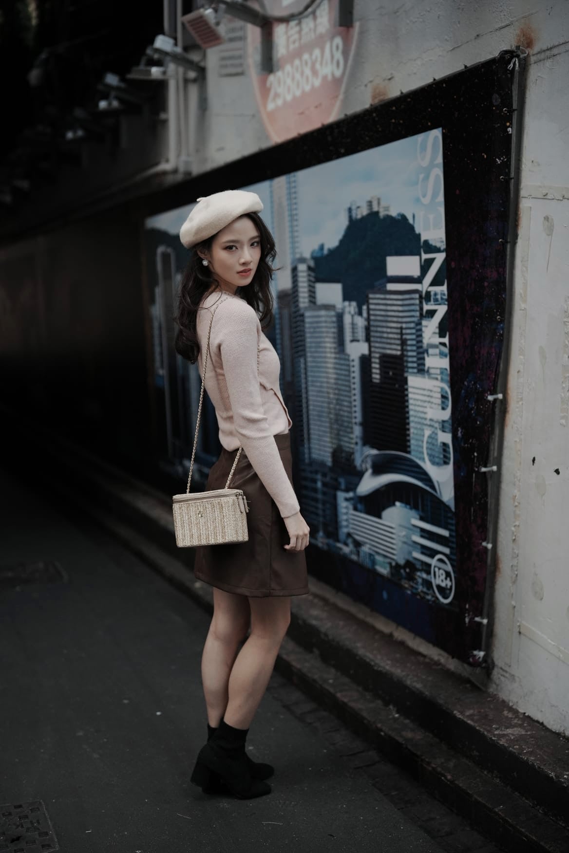 韓系交叉蕾絲細針上衣