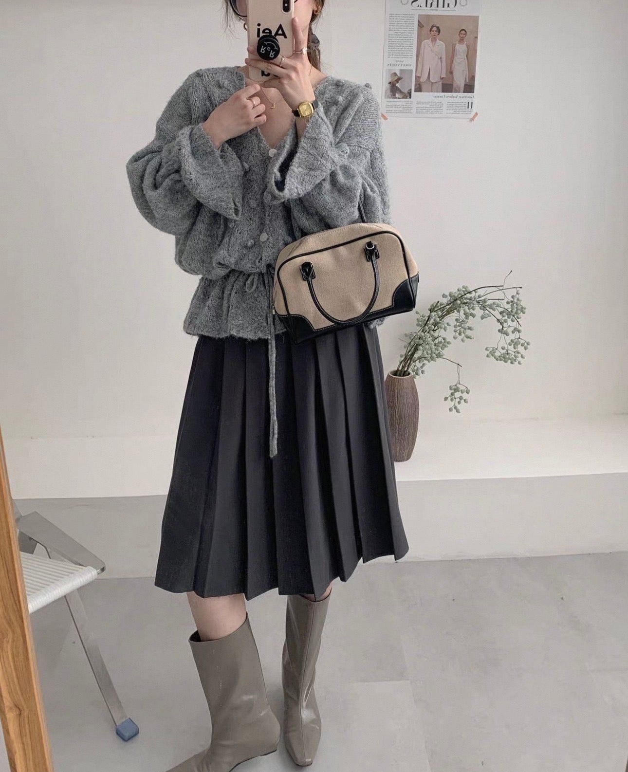 韓系V 領波波鏤空收腰針織上衣