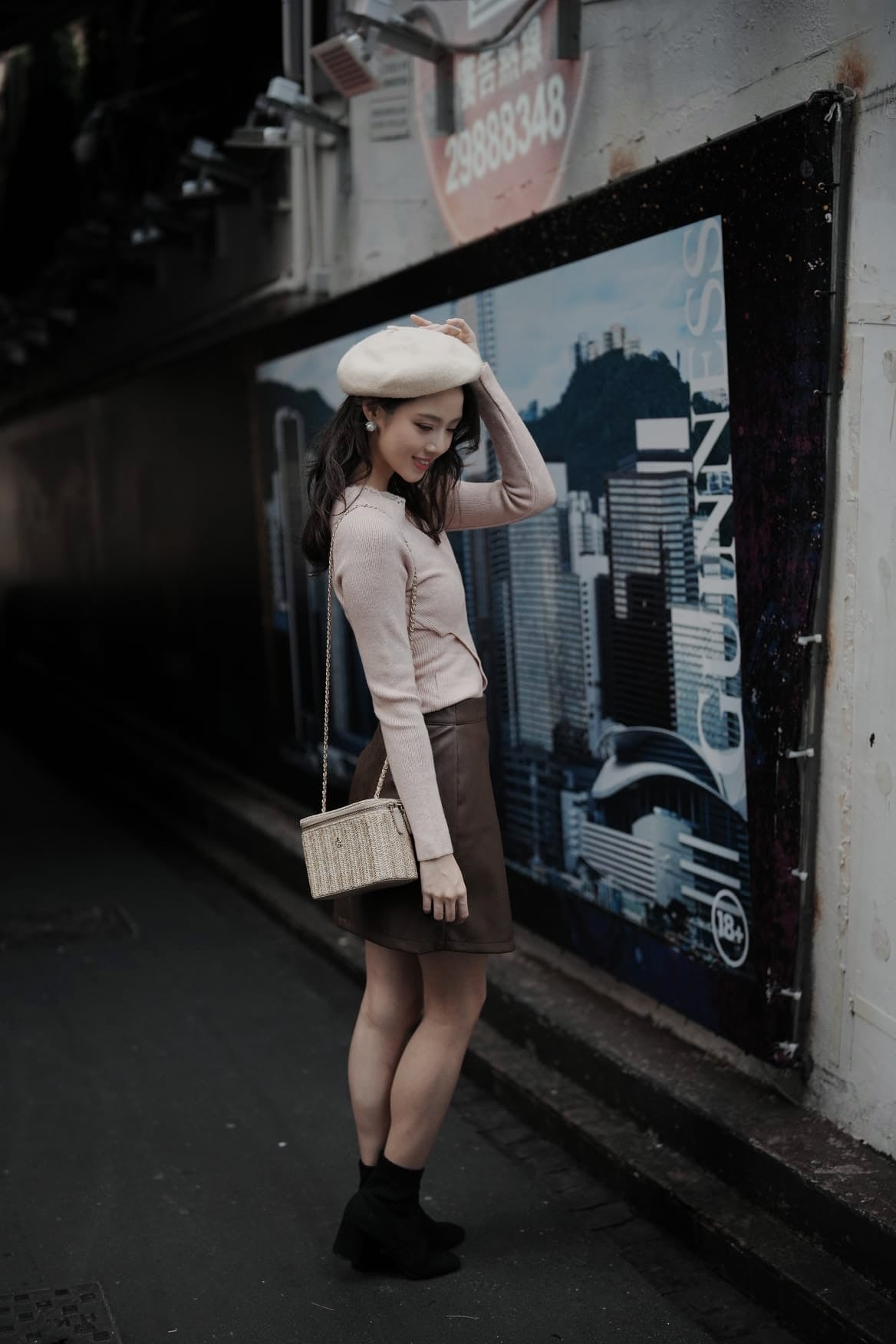 韓系交叉蕾絲細針上衣