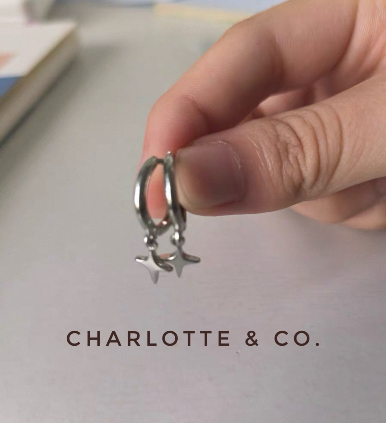 韓系小圈吊閃光耳環