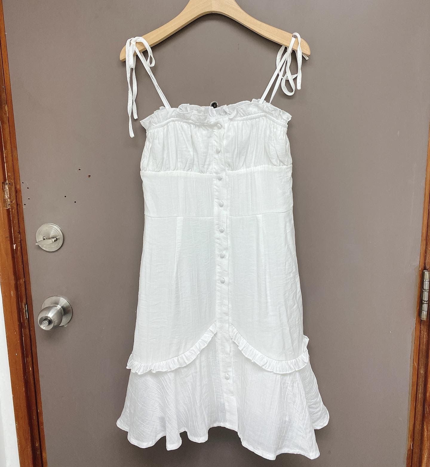 韓系吊帶扣子荷邊裙