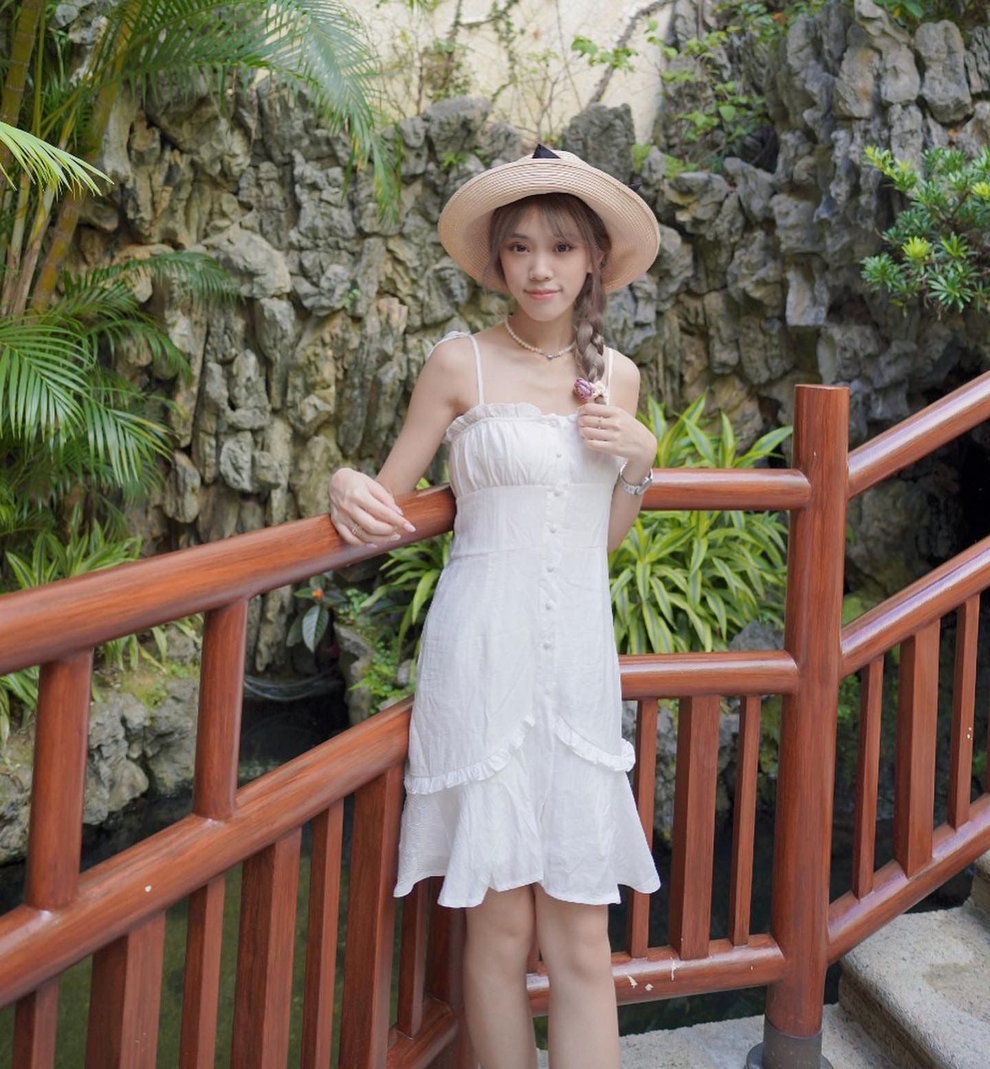 韓系吊帶扣子荷邊裙