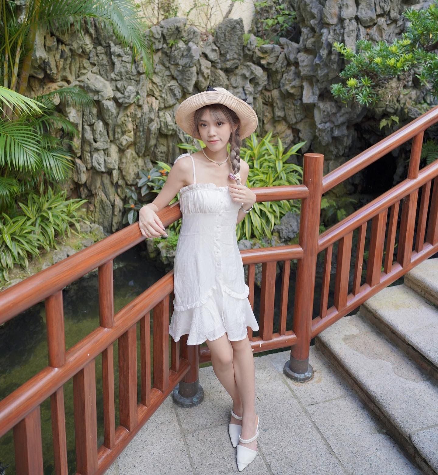 韓系吊帶扣子荷邊裙