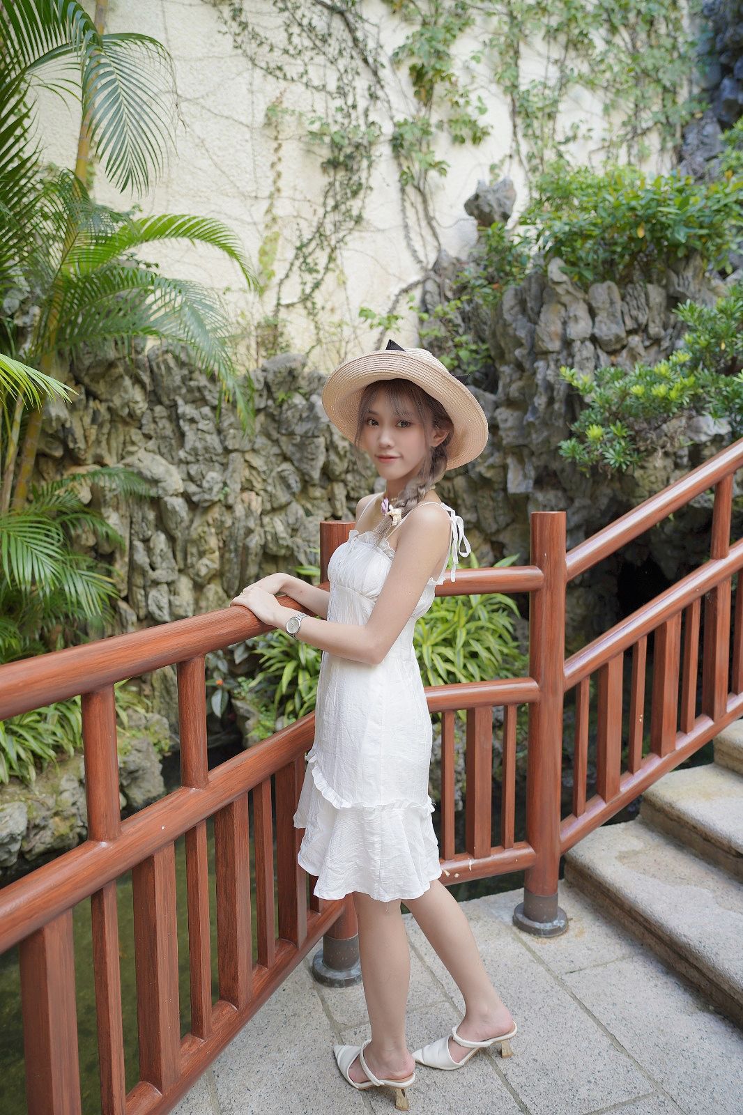 韓系吊帶扣子荷邊裙