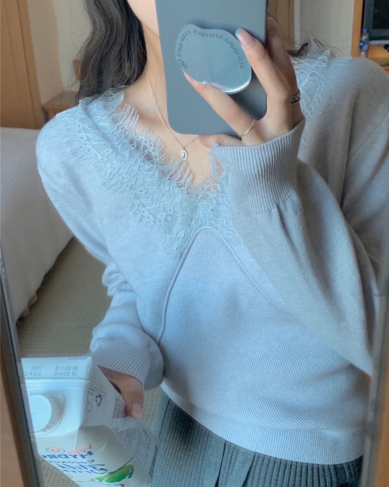 韓系V 領蕾絲邊寬鬆針織上衣