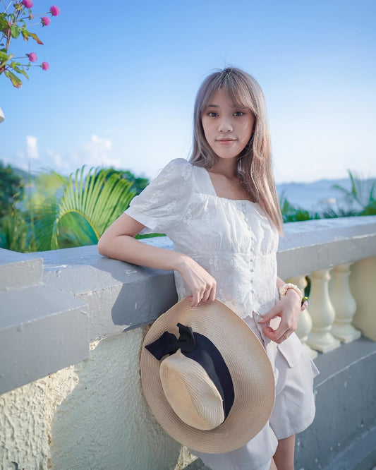 韓系蕾絲小繡花方領扣子上衣